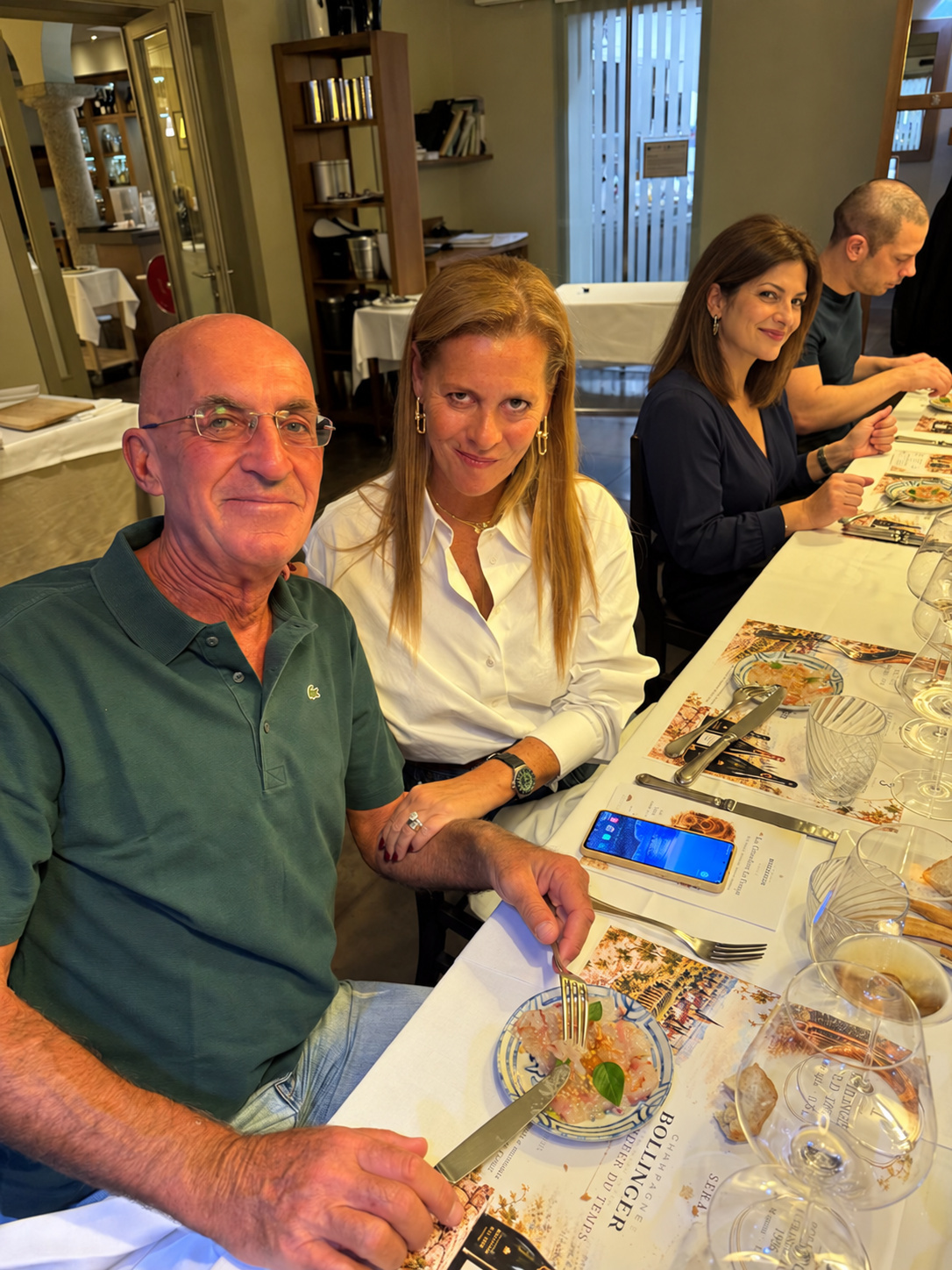 Ospiti e convivialità, nella sala della degustazione.
