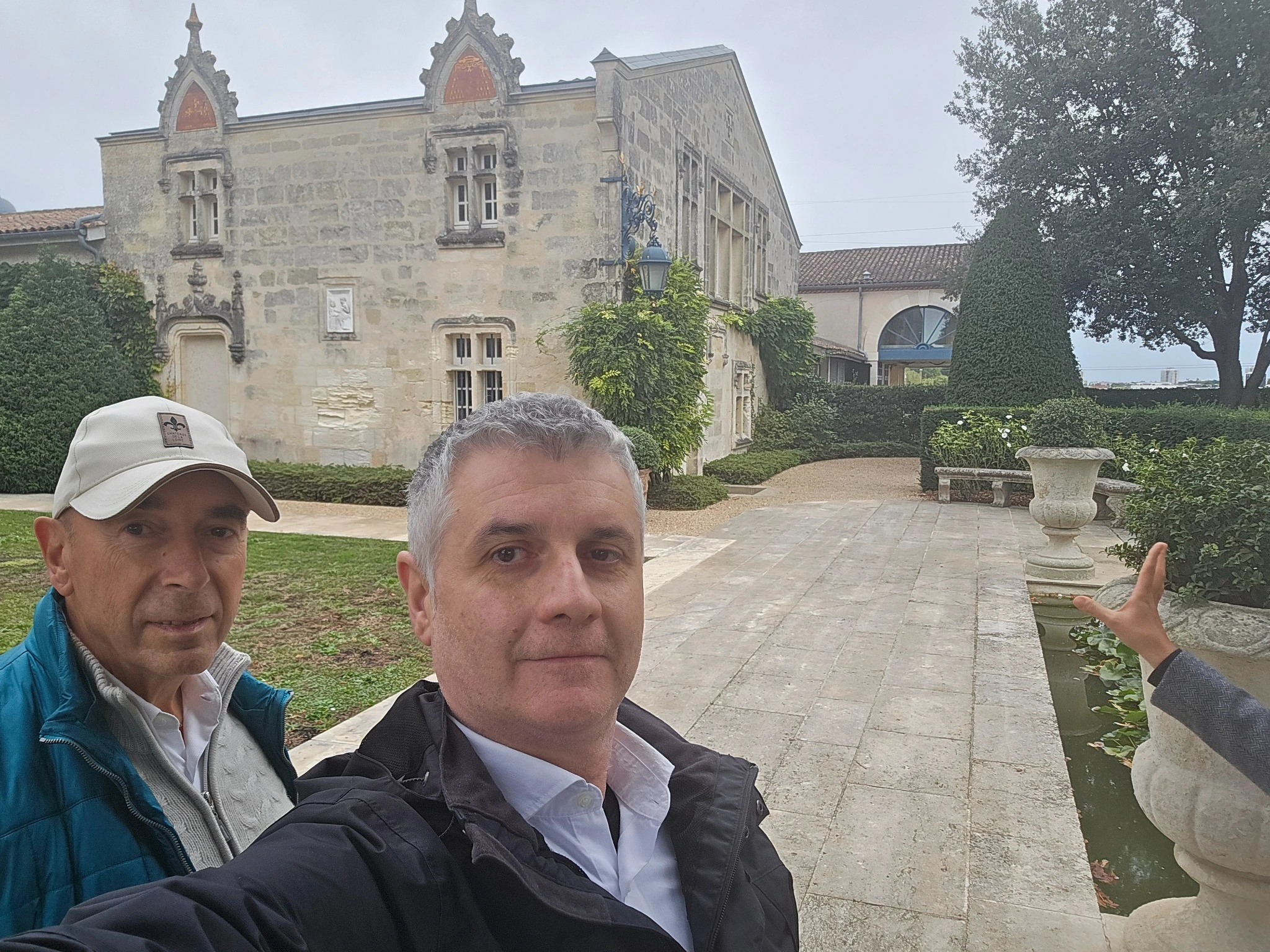 Due compagni di viaggio nella corte di Château La Mission Haut-Brion