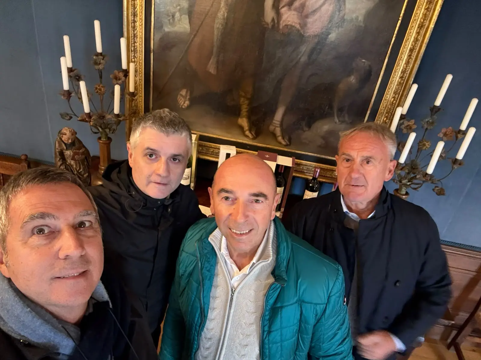 Dante Cerioli, Diego Luccini, Marco Stabile e Massimo Giovannini nella sala di degustazione di La Mission Haut-Brion
